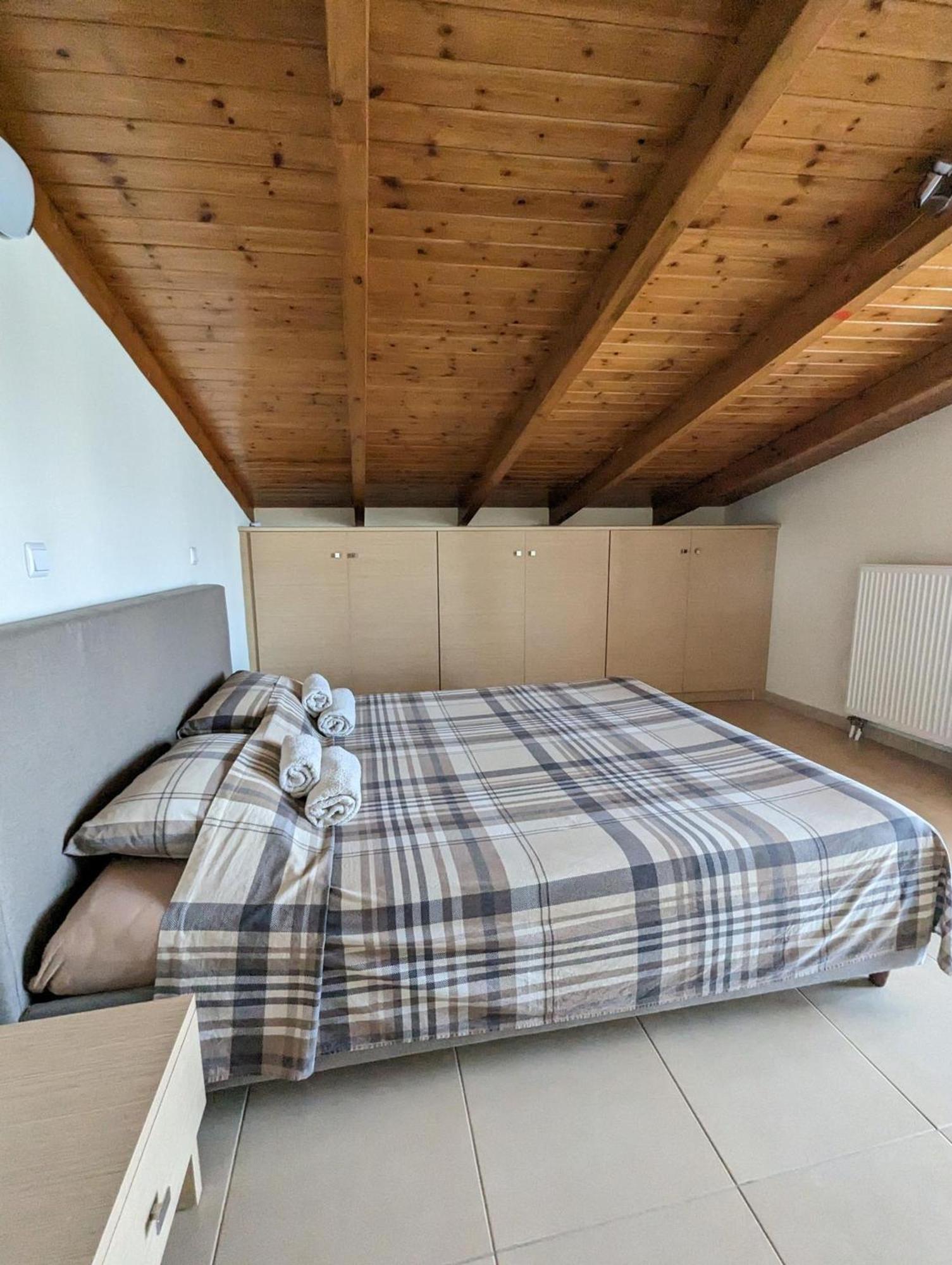 Samaras Apartments In Kamena Vourla Eksteriør billede