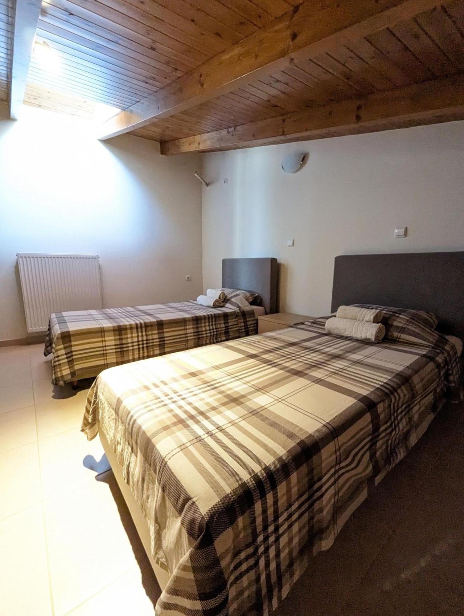 Samaras Apartments In Kamena Vourla Eksteriør billede