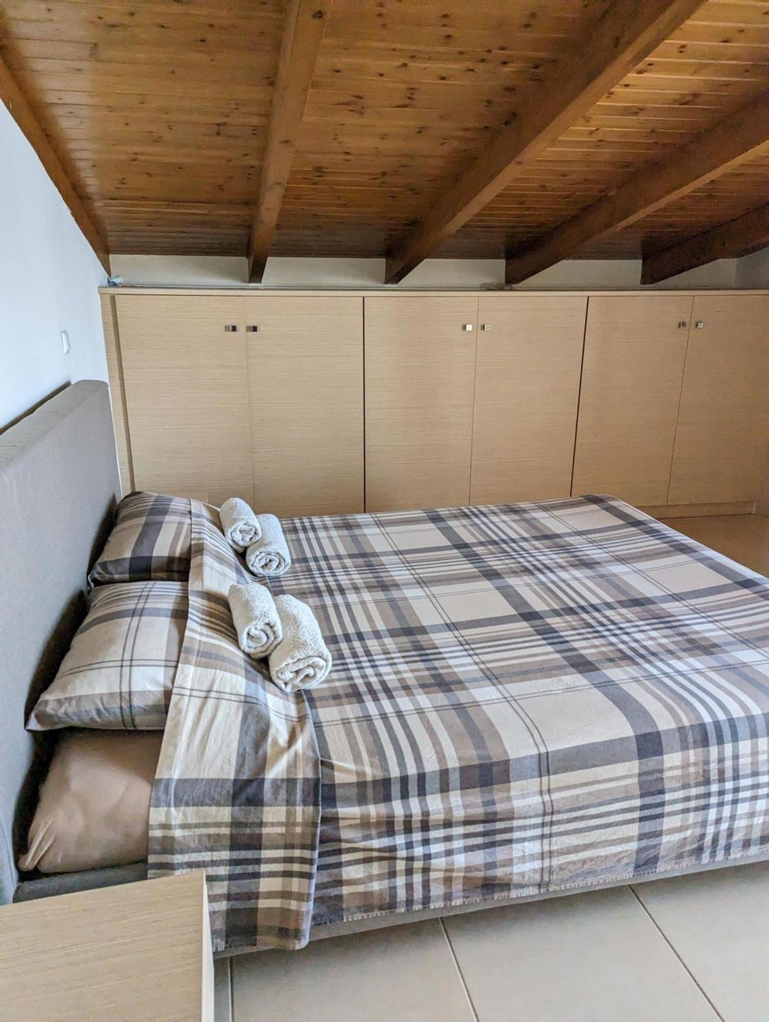 Samaras Apartments In Kamena Vourla Eksteriør billede