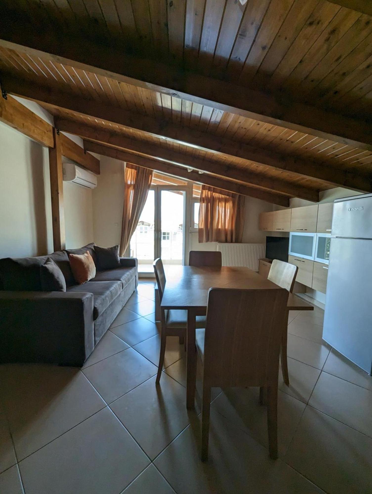 Samaras Apartments In Kamena Vourla Eksteriør billede